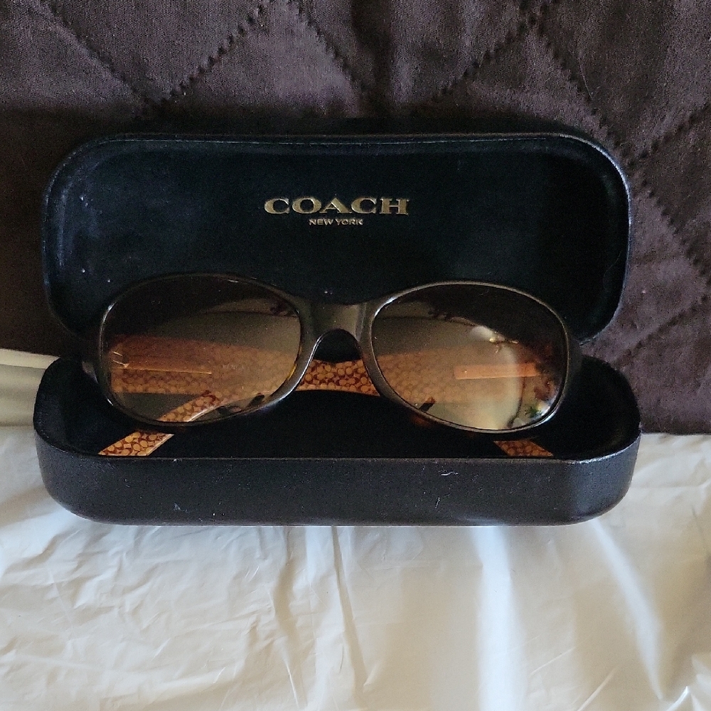 Coach Women's Black and Brown Sunglasses